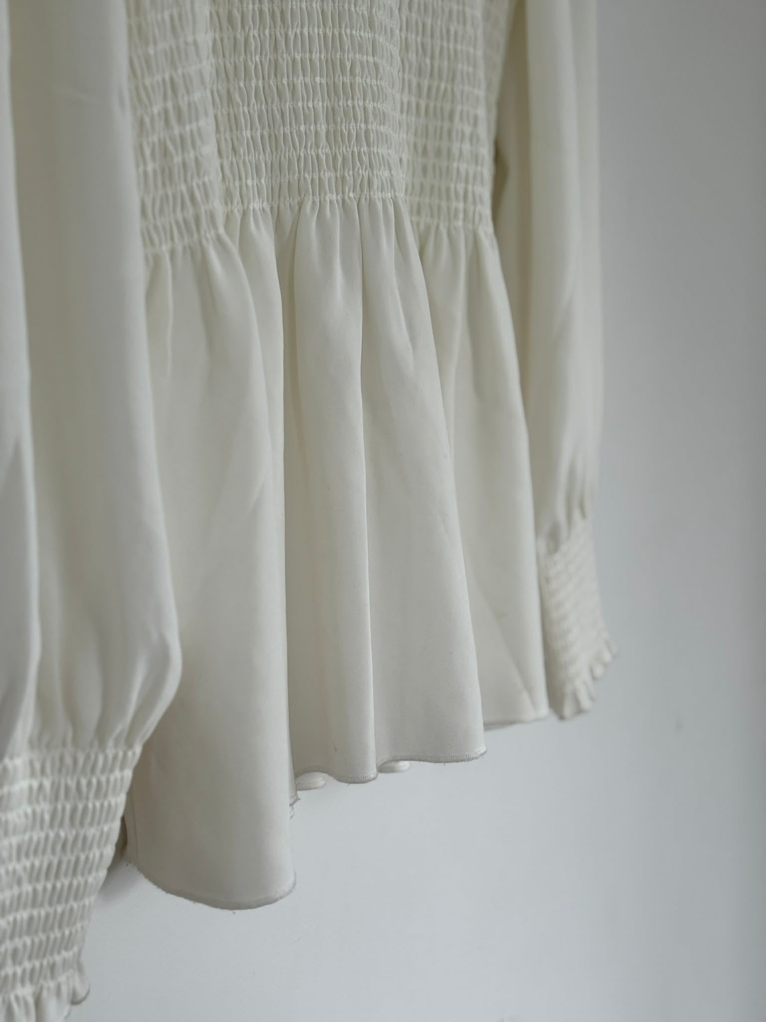 Decjuba Shirred Top (Size 8)